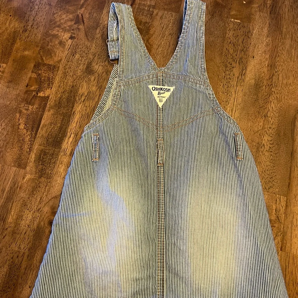 Classic OshKosh‎ pinstripe overall dress. Size 4T